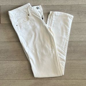 American Eagle white stretchy jeans!
